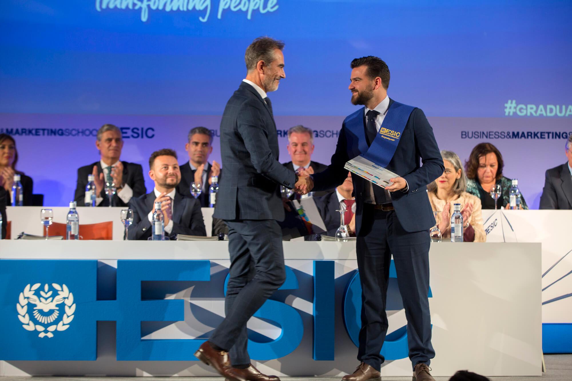 premio aster esic sevilla graduacion