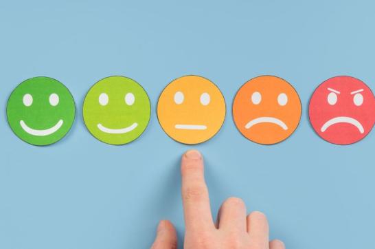 csat, customer satisfaction score, csat ejemplos, csat metrica, csat fórmula, csat satisfaccion del cliente 