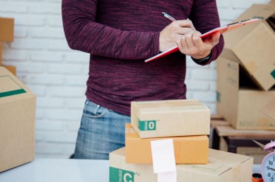 logística inversa, logistica inversa que es, logística inversa ejemplos, características de la logistica inversa