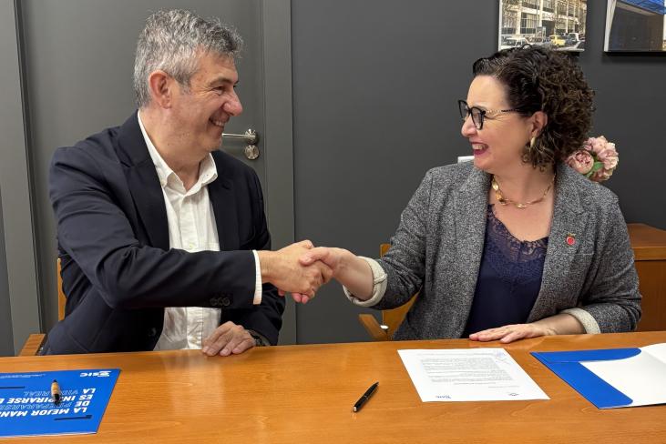 Emi Boix García, presidenta de IVEFA, y Agustín Carrilero Castillo, director de ESIC University – Campus Comunidad Valenciana, quienes rubricaron esta alianza estratégica en representación de sus respectivas instituciones.