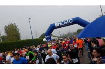 Competitividad y compañerismo en la I Carrera de Empresas ESIC-ABC de Sevilla - ABC