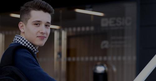 Banner Título Superior en Dirección de Marketing Global